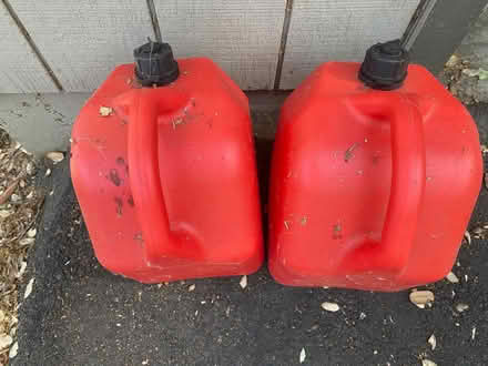 Photo of free 5 gallon gasoline cans (West Pleasanton) #1