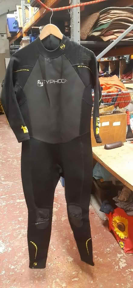 Photo of free Size L wetsuit (Burngreave S4) #1