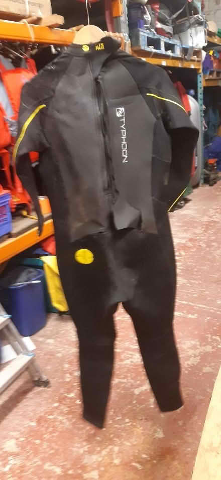 Photo of free Size L wetsuit (Burngreave S4) #2