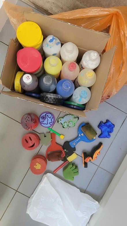 Photo of free paints and sponges (SM5) #1