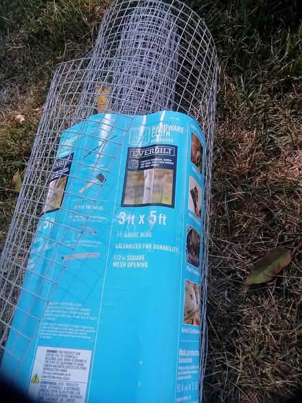 Photo of free chicken wire (Fontenaix subdiv., Naperville)