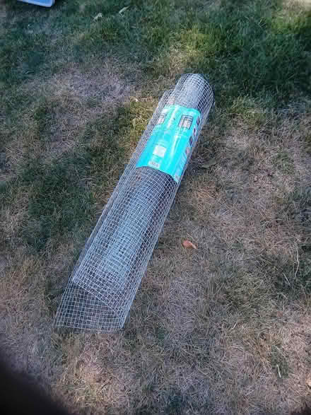 Photo of free chicken wire (Fontenaix subdiv., Naperville)