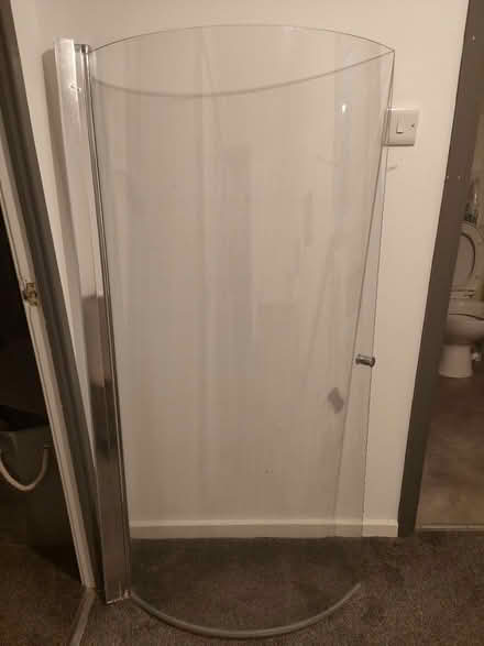 Photo of free Shower screen (TF5) #1