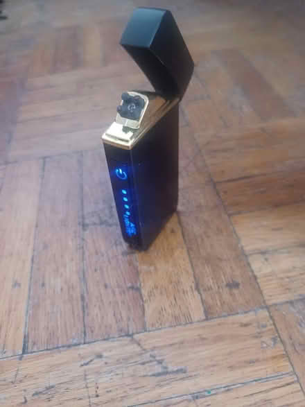 Photo of free Electronic lighter+USB charge cord (Parliament & Wellesley Streets) #2