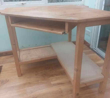 Photo of free Corner desk (Glusburn BD20) #1