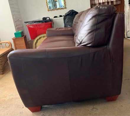 Photo of free X2 brown leather sofa (Droylsden M43 7EA) #3