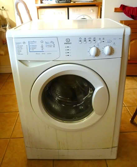 Photo of free Indesit Washing Machine (Barnacle CV7) #2