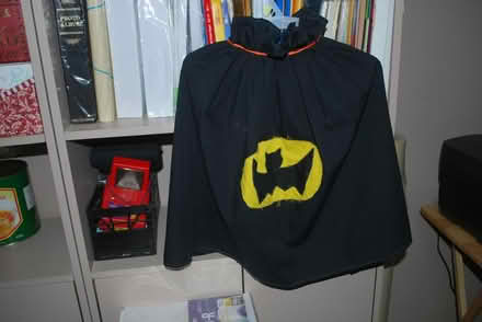 Photo of free Batman Cape for 4-5 years old (gatineau ave & de bourgogne st) #1