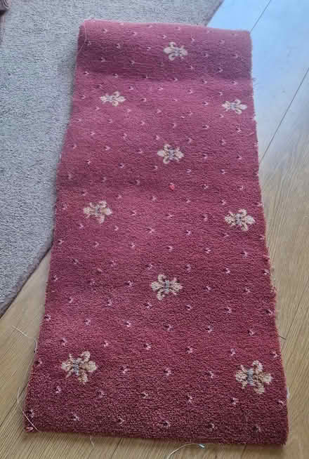 Photo of free Paint trays, Worktop pieces, Carpet (Shoeburyness (SS3)) #2