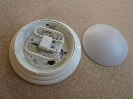 Photo of free dome-style fluorescent light fitting (Pittville GL50) #2