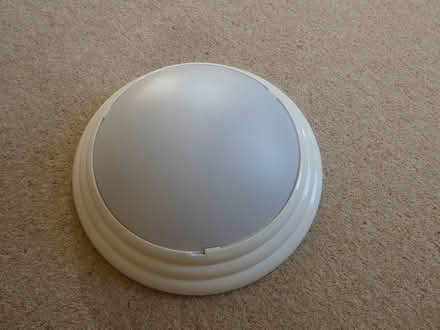 Photo of free dome-style fluorescent light fitting (Pittville GL50) #1