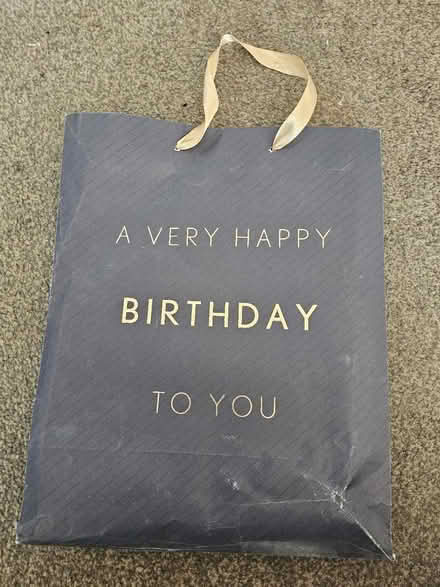 Photo of free Birthday gift bag (SG18) #1