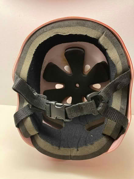 Photo of free child's winter sports helmet (Spring Hill, Somerville) #2