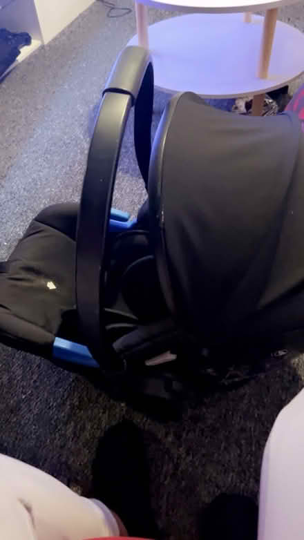 Photo of free Baby car seat In good condition (HD1 Marsh) #2