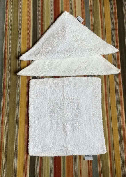 Photo of free White Cotton Towels, Bath/Shower Mats (CT4) #4