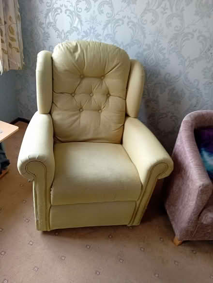 Photo of free Cloth upholstered, manual reclining armchair (Netteswell CM20) #1