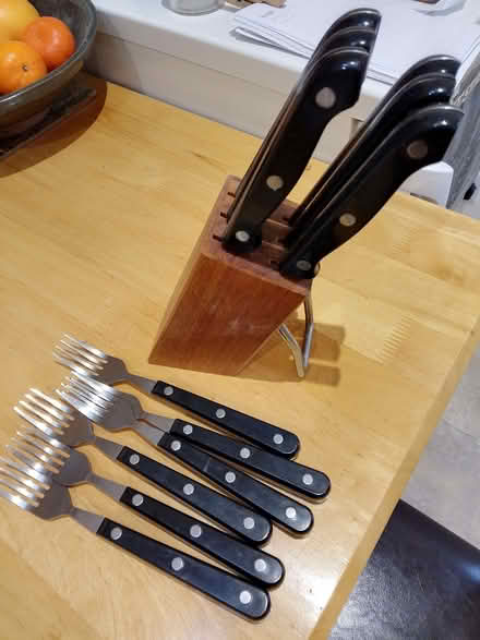 Photo of free Steak knives and forks (Rodborough GL5) #1