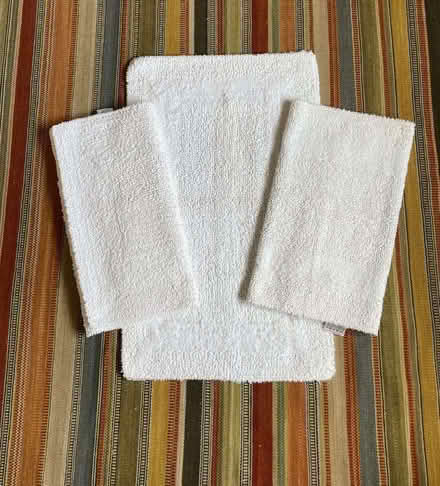 Photo of free White Cotton Towels, Bath/Shower Mats (CT4) #2