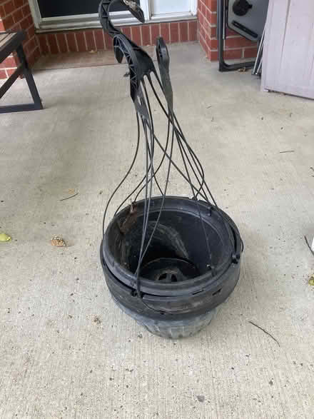 Photo of free Many plastic pots (Crystal Beach) #1