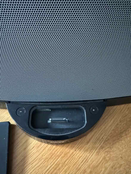 Photo of free Bose Speaker to fit old iphone connection (Holyport SL6) #1