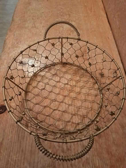 Photo of free Gold Wire Basket (Bayview & St. John's)