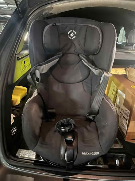 Photo of free Maxi Cosi car seat (Nine Elms SW8) #1