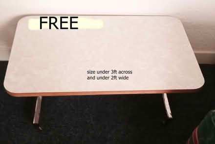 Photo of free coffee table/tv table (AB25) #1