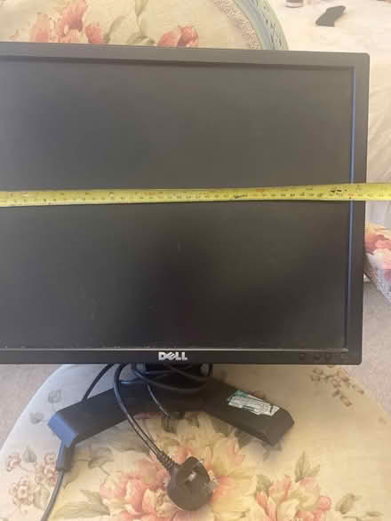 Photo of free PC monitor Dell (Potters bar) #4