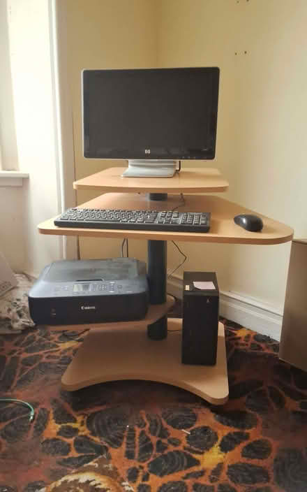 Photo of free Computer workstation (Matlock DE4) #1