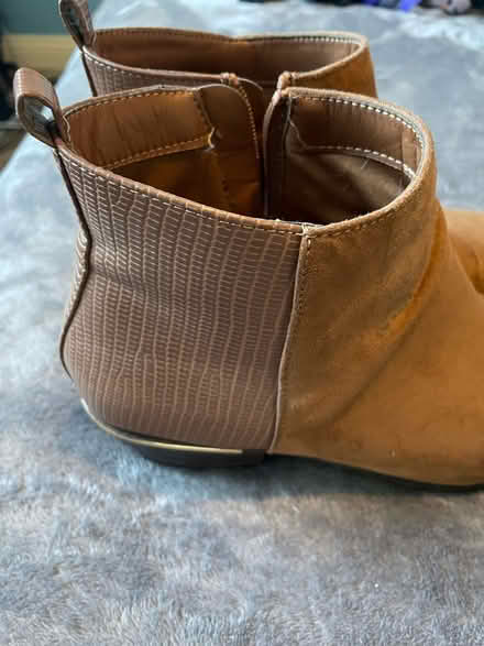 Photo of free Women’s boots size 7 (Witton Gilbert DH7) #3