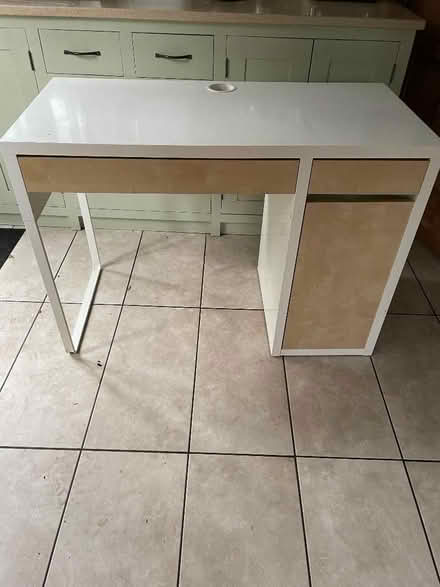 Photo of free White Desk (Coalville LE67) #1