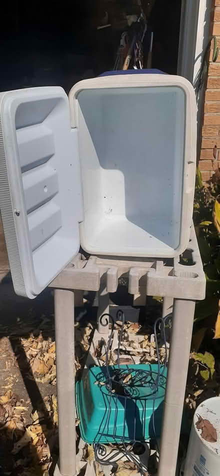 Photo of free Rubbermaid cooler (Crestwood near Princeton Halls) #1