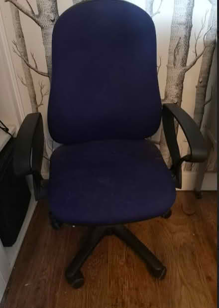 Photo of free desk chair (Dun Laoghaire) #1