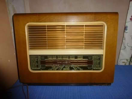 Photo of free old valve radio (Coventry CV1) #1