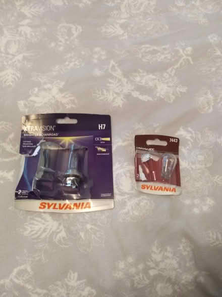 Photo of free H7 Headlight and 7443 tail light (Greenwood) #1