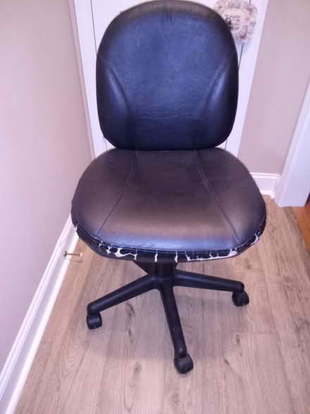 Photo of free 2 Office chairs (Near Parkwood High School) #1