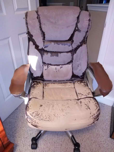 Photo of free 2 Office chairs (Near Parkwood High School) #3