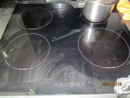 Photo of 4 ringed electric hob (crookes S10) #2