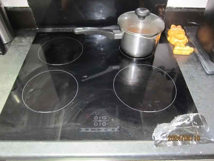 Photo of 4 ringed electric hob (crookes S10) #1