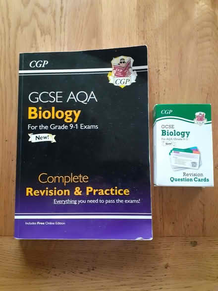 Photo of free gcse biology books/cards. (Pakefield NR33) #1