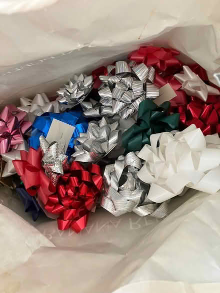 Photo of free Xmas bows (SR 54 & Little) #1