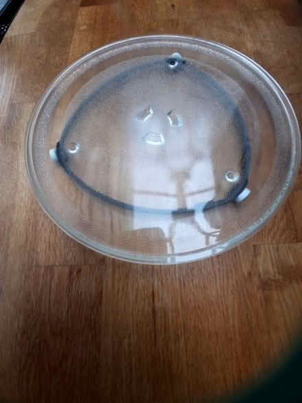 Photo of free Glass microwave plate and runner (Southbourne BH6) #1