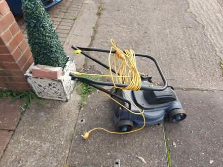 Photo of free Working lawn mover (Luton) #2