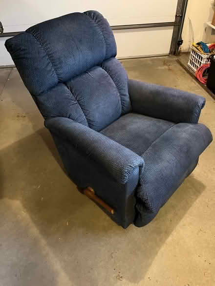 Photo of free Recliner chair (Albert Lea west near ice arena) #2