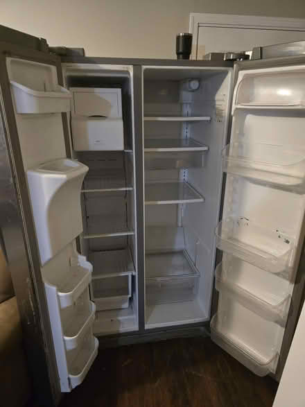 Photo of free fridge (Glen Burnie) #2