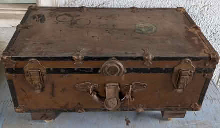 Photo of free Very old steamer trunk (NE Portland (Laurelhurst)) #1