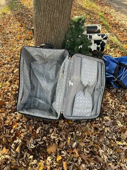 Photo of free Suitcase (Near west - Reservoir Park) #1