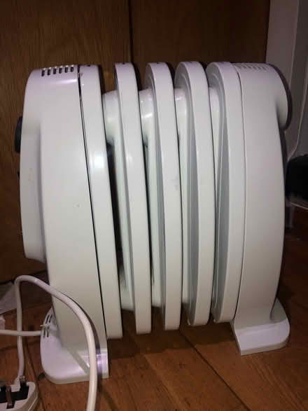 Photo of free Delonghi Oil Filled Small Radiator (E2 Bethnal Green) #2