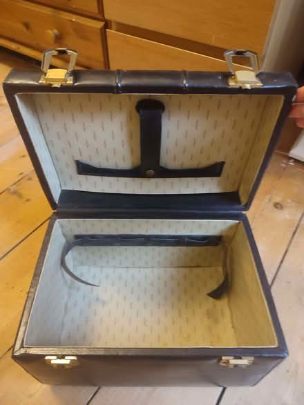 Photo of free Black leather makeup/vanity case (Bedminster BS3) #2