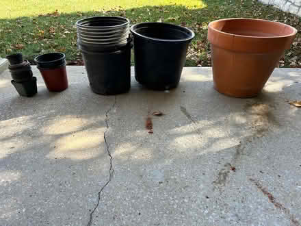 Photo of free Miscellaneous flower pots (Southeast Columbia) #3